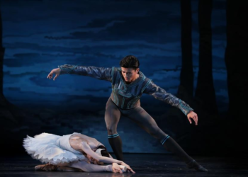 Feature: Chinese ballet prince shines on top western stage