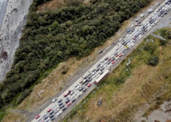 Kremlin says no decision to seal Russia’s borders amid chaos