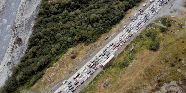 Kremlin says no decision to seal Russia’s borders amid chaos