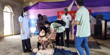 Chinese doctors help Sierra Leonean hospital boost malaria treatment