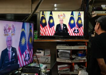 Malaysia announces early election amid persistent in-fighting