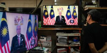 Malaysia announces early election amid persistent in-fighting