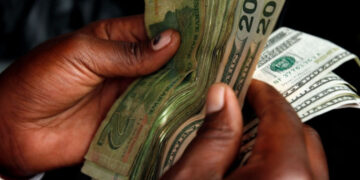 Parallel market rates fall spurs retailers to woo shoppers