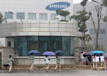 Vietnam eyes China’s tech crown as firms tire of ‘zero COVID’