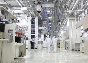 Samsung says to triple advanced chip production by 2027