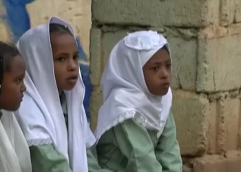 Sudan: Pupils return to school amid political, economic turmoil