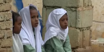 Sudan: Pupils return to school amid political, economic turmoil
