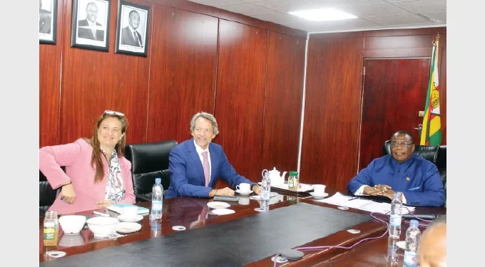 EU praises Zim re-engagement
