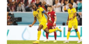 Ecuador coast past hapless hosts Qatar in World Cup opener