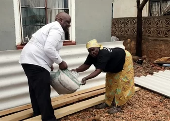 FAZ donates building materials to fire victim