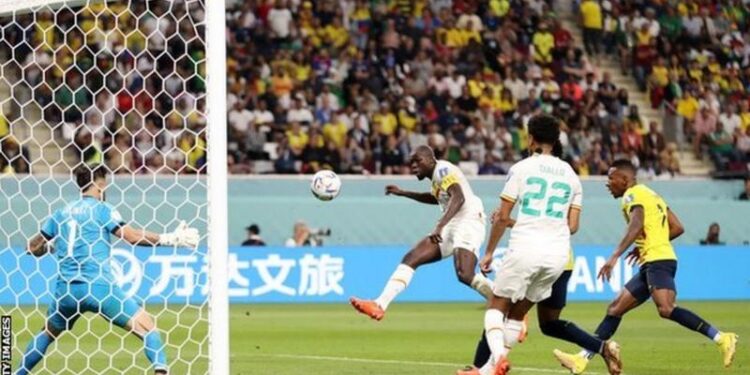 Koulibaly sends Senegal into World Cup last 16