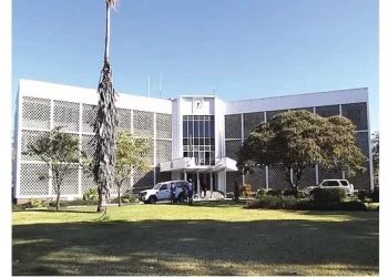 Residents take council to task over luxury cars