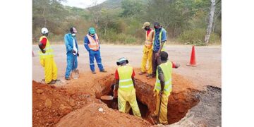 Government suspends all road projects in Midlands