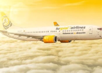 Venezuela, Colombia resume flights after 2-year break