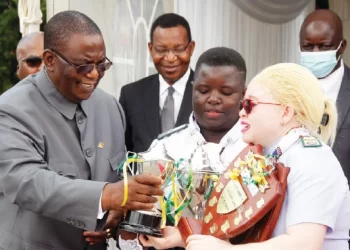 Welfare of health workers top priority: VP