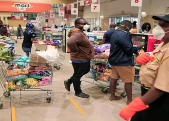 Last minute Christmas shopping on Unity Day
