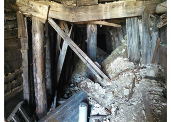 Two illegal miners die, 5 trapped in shaft