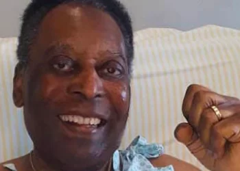 Pele seriously ill, remains positive