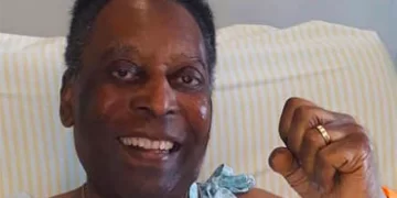 Pele seriously ill, remains positive