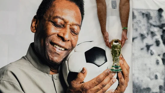Pele: Brazil football legend dies aged 82