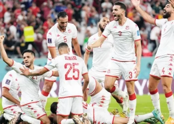 Tunisia stun holders France