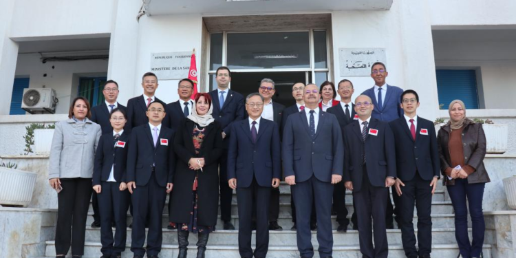 Tunisian health minister lauds Chinese medical team for service