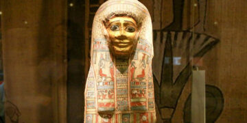 Egypt wants UK to return ancient relic