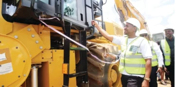 Govt acquires equipment for urban areas road repairs