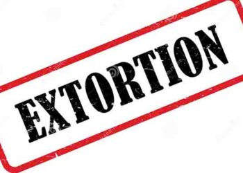 Four detectives in court on charges of extortion