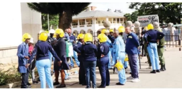 BCC officers, vendors hurt in dawn market raid…Rubber bullets, fire engine water used in 5th Av operation