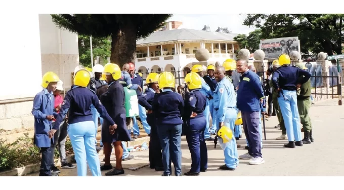 BCC officers, vendors hurt in dawn market raid…Rubber bullets, fire engine water used in 5th Av operation