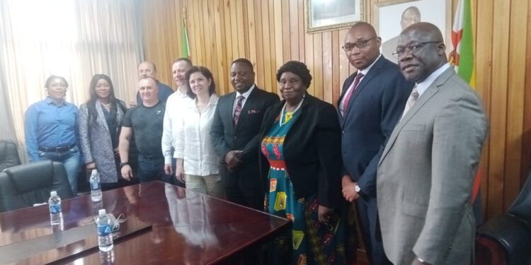 The Minister of Home Affairs and Cultural Herittage Honourable Kazembe Kazembe met with the Belarus Minister of Light Industry Madam Tatsian Luhina at Home Affairs Board Room to map way forward in expanding bilateral relations between the two Republics. Madam Tatsian Luhina said Belarus has technical expertise in textile industry and they produce military uniforms and shoes and they look forward to supply fabric, sewing technology, smart policing technology and leather to ZRP. Ahe invited the Minister of Home Affairs and Cultural Herittage to Belarus.