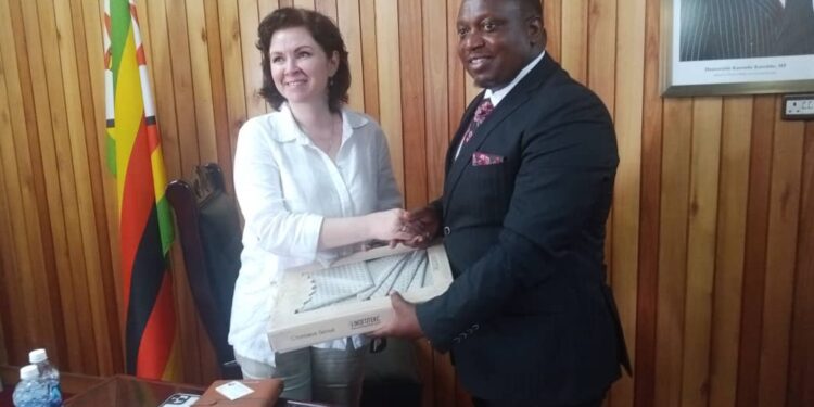 The Minister of Home Affairs and Cultural Herittage Honourable Kazembe Kazembe met with the Belarus Minister of Light Industry Madam Tatsian Luhina at Home Affairs Board Room to map way forward in expanding bilateral relations between the two Republics. Madam Tatsian Luhina said Belarus has technical expertise in textile industry and they produce military uniforms and shoes and they look forward to supply fabric, sewing technology, smart policing technology and leather to ZRP. Ahe invited the Minister of Home Affairs and Cultural Herittage to Belarus.