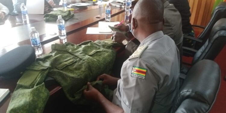 The Minister of Home Affairs and Cultural Herittage Honourable Kazembe Kazembe met with the Belarus Minister of Light Industry Madam Tatsian Luhina at Home Affairs Board Room to map way forward in expanding bilateral relations between the two Republics. Madam Tatsian Luhina said Belarus has technical expertise in textile industry and they produce military uniforms and shoes and they look forward to supply fabric, sewing technology, smart policing technology and leather to ZRP. Ahe invited the Minister of Home Affairs and Cultural Herittage to Belarus.