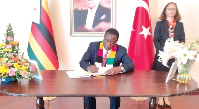 President consoles Türkiye