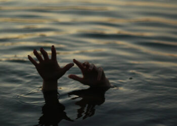 Canoe capsizes, man drowns, two swim to safety