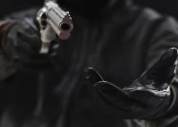 Armed robbers raid Mukuru outlet